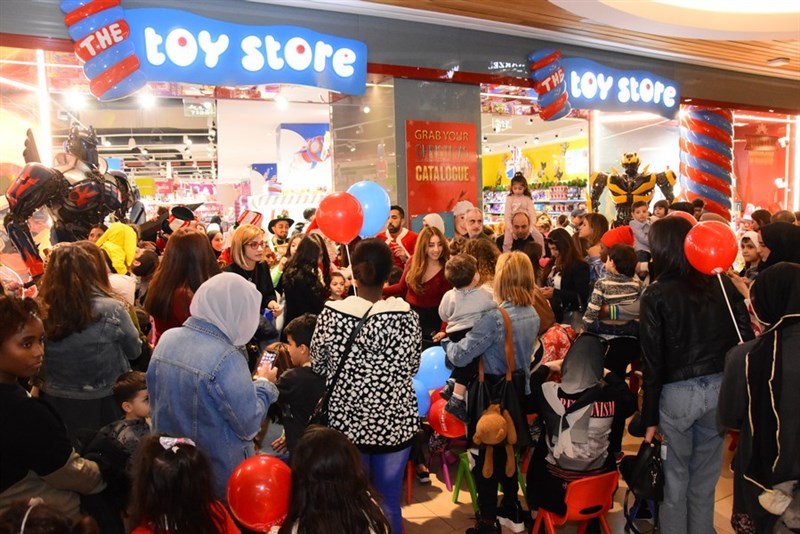 Biggest Christmas Reveal event at Toy Store-ABC Verdun